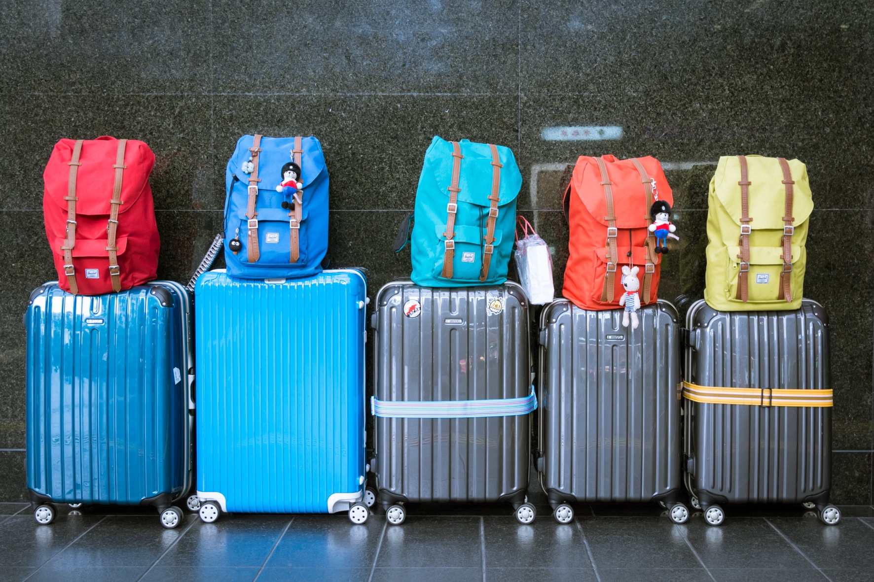 See here for details on the luggage storage facility at Alicante Airport.