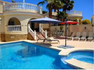 6 BED VILLA REF 488